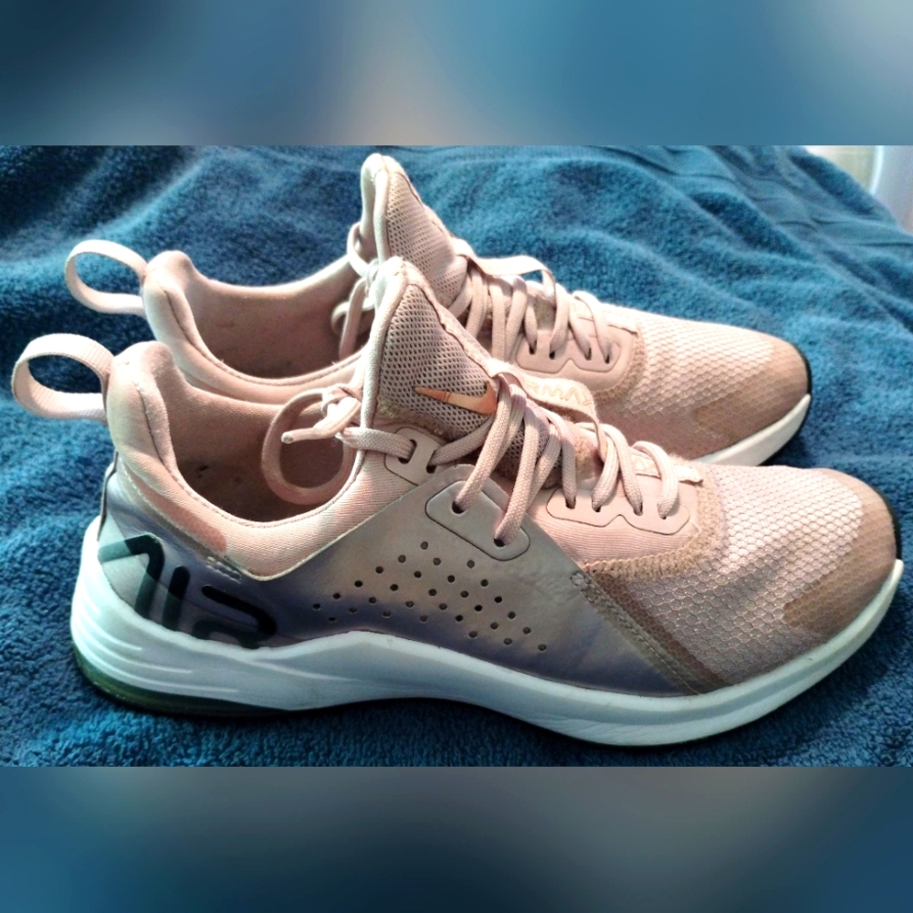 Nike Womens Air Max Bella Tr 3 Training Shoe size 7.5